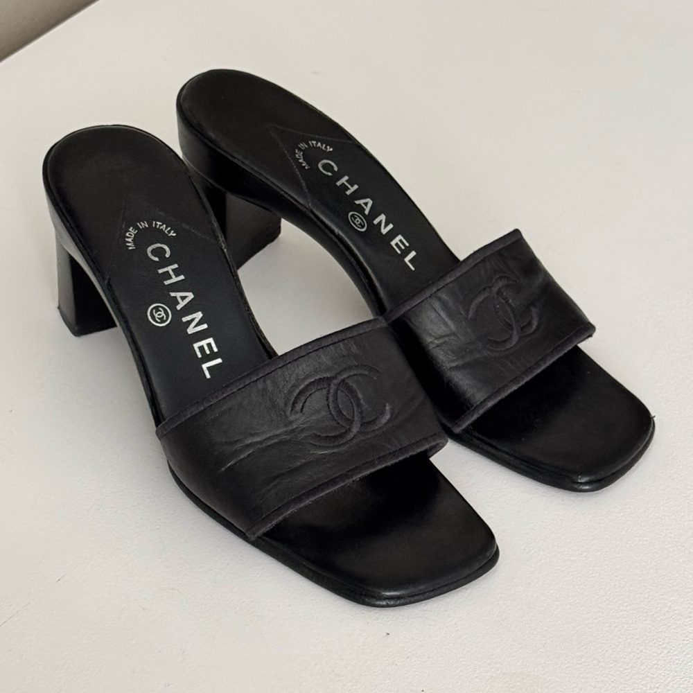 Vintage Chanel Black Leather CC Logo Slide Sandals Heeled Mules Square Toe 36/6